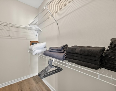 2445 Shadow View Lane - Photo Thumbnail 6