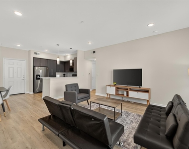 2445 Shadow View Lane - Photo Thumbnail 4
