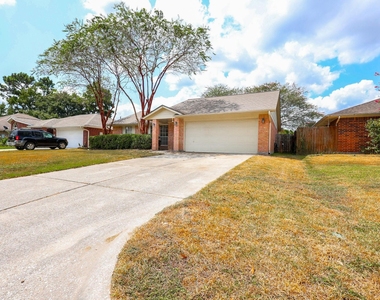 2306 Old Oak Lane - Photo Thumbnail 1
