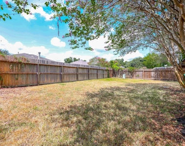 2306 Old Oak Lane - Photo Thumbnail 19