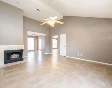 2306 Old Oak Lane - Photo Thumbnail 3