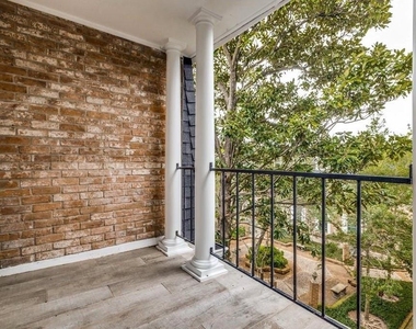 357 N Post Oak Lane - Photo Thumbnail 2