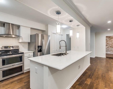 357 N Post Oak Lane - Photo Thumbnail 15