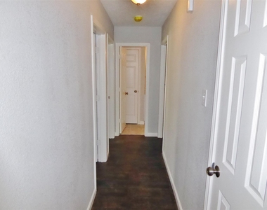 12902 Southspring Drive - Photo Thumbnail 9