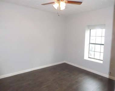 12902 Southspring Drive - Photo Thumbnail 17
