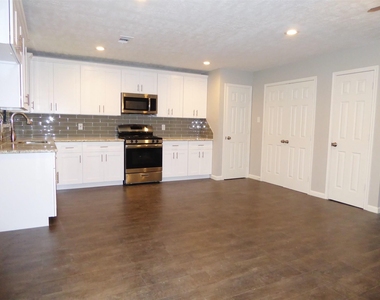 12902 Southspring Drive - Photo Thumbnail 6