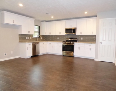 12902 Southspring Drive - Photo Thumbnail 7