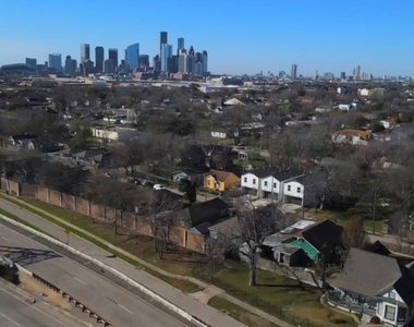 2213 Lee Street - Photo Thumbnail 11