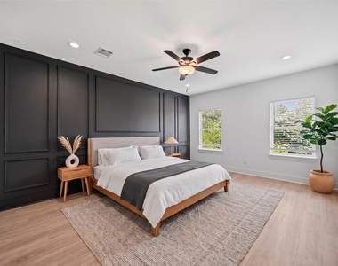 2213 Lee Street - Photo Thumbnail 3
