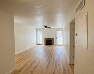10211 Sugar Branch Drive - Photo Thumbnail 5
