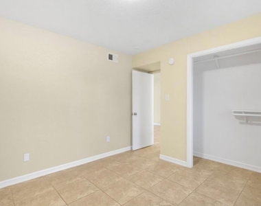 230 E Virginia Street - Photo Thumbnail 5
