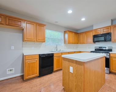 17323 Thicket Hollow Lane - Photo Thumbnail 15