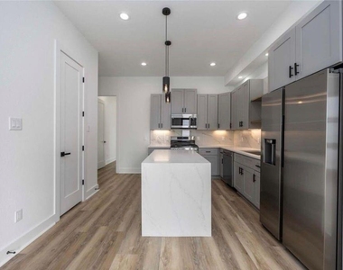 7932 Boy Street - Photo Thumbnail 3