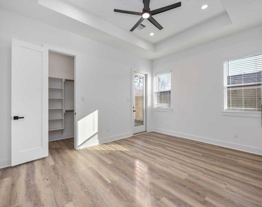 7932 Boy Street - Photo Thumbnail 8