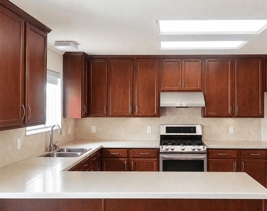 24511 Hampton Lakes Dr - Photo Thumbnail 3