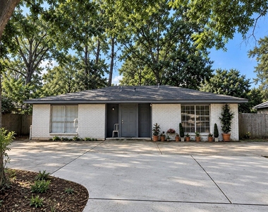 1205 N Pacific Street - Photo Thumbnail 6