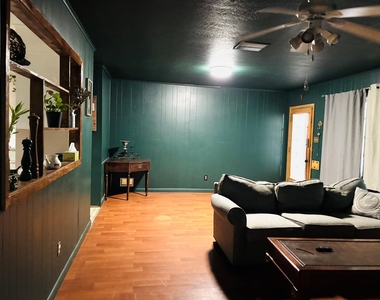 4901 Timber Lane - Photo Thumbnail 4