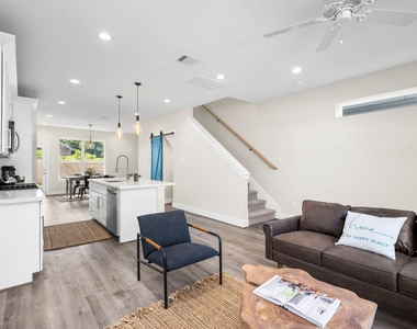 8016 Willow Street - Photo Thumbnail 5