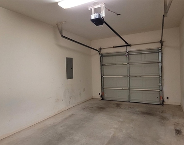 134 Artesian Way - Photo Thumbnail 6