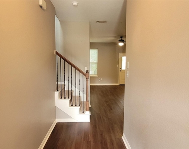 134 Artesian Way - Photo Thumbnail 3