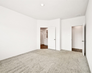 4243 Bromham Farms Drive - Photo Thumbnail 20