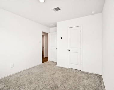 4243 Bromham Farms Drive - Photo Thumbnail 26