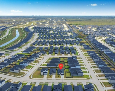 4243 Bromham Farms Drive - Photo Thumbnail 37