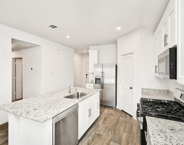 4243 Bromham Farms Drive - Photo Thumbnail 16