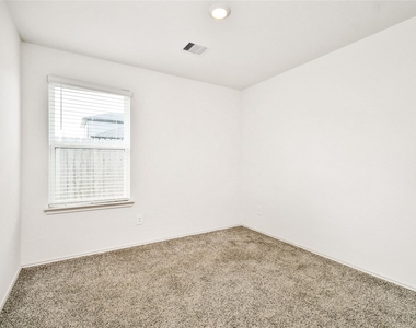 4243 Bromham Farms Drive - Photo Thumbnail 28