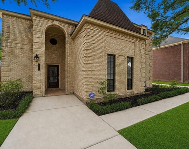 20719 Castle Bend Drive - Photo Thumbnail 2