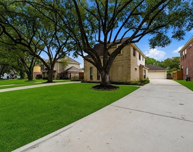 20719 Castle Bend Drive - Photo Thumbnail 3