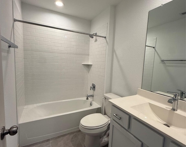 31306 Hexan Heights Lane - Photo Thumbnail 31