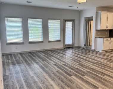 31306 Hexan Heights Lane - Photo Thumbnail 16