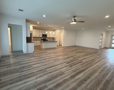 31306 Hexan Heights Lane - Photo Thumbnail 10