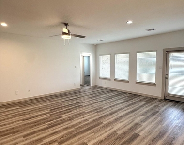 31306 Hexan Heights Lane - Photo Thumbnail 15