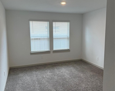31306 Hexan Heights Lane - Photo Thumbnail 36