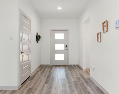 31306 Hexan Heights Lane - Photo Thumbnail 2
