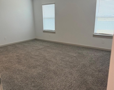 31306 Hexan Heights Lane - Photo Thumbnail 17