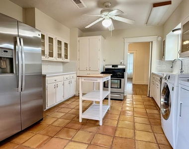 1322 Harvard Street - Photo Thumbnail 8