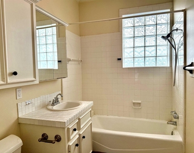 1322 Harvard Street - Photo Thumbnail 20