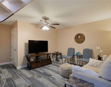 16001 Amberwood Lake Court - Photo Thumbnail 6