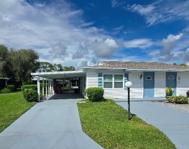 36 Pinewood Boulevard - Photo Thumbnail 2