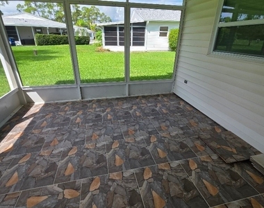 36 Pinewood Boulevard - Photo Thumbnail 4