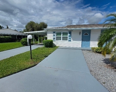 36 Pinewood Boulevard - Photo Thumbnail 1