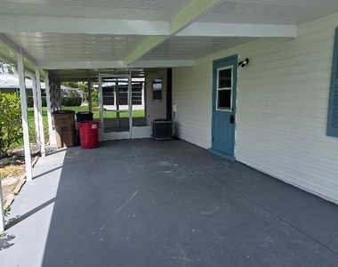 36 Pinewood Boulevard - Photo Thumbnail 3