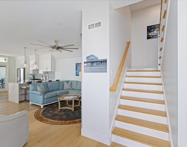220 North End - Photo Thumbnail 2