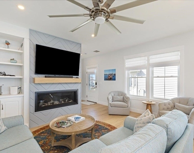 220 North End - Photo Thumbnail 8