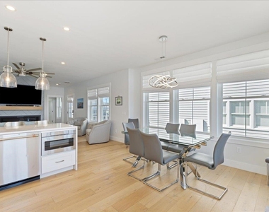 220 North End - Photo Thumbnail 11