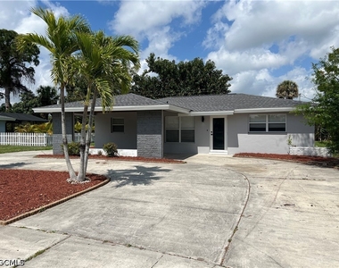 4562 Tennyson Drive - Photo Thumbnail 6
