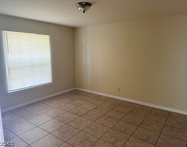 4639 28 Street Sw - Photo Thumbnail 8